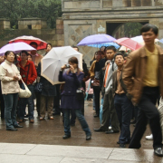 293_hangzhou_yue_fei_tourists