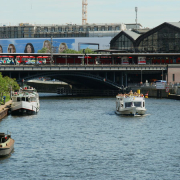 055_bahnhof_friedrichstrasse